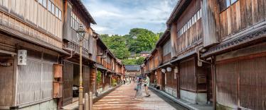 Streets lined with wooden buildings in Kanazawa