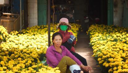 Tet flower sellers