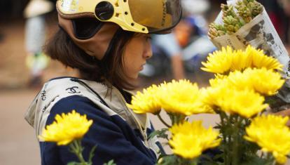 Tet flower shopping