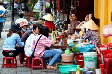 Eating Vietnamese street food