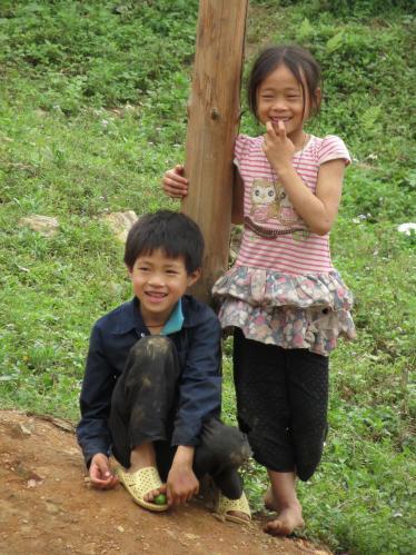 Young children in Sapa